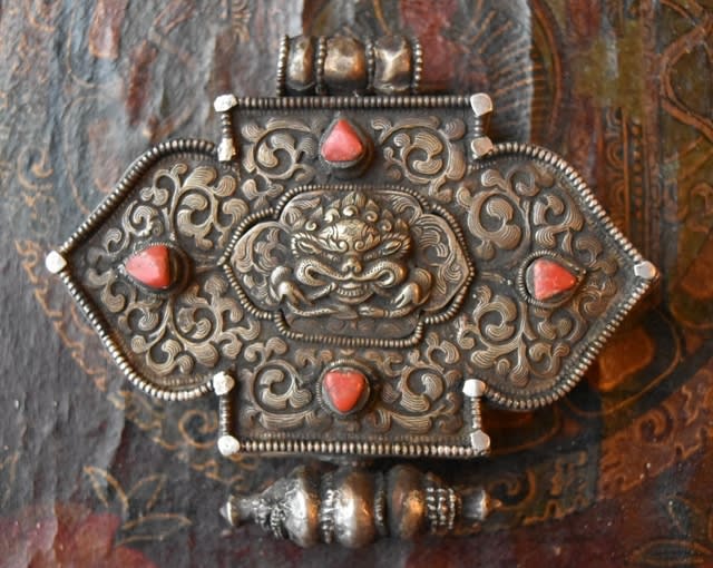 チベット仏教の帯同祭壇ガウ - 旅する骨董屋 喜八