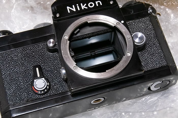 Nikkor-S Auto 5.8cm F1.4付きの黒いニコン F アイレベルを購入 Nikkor-S Auto 5.8cm F1.4付きの黒いニコン F アイレベルを購入