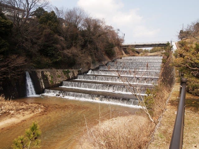 国重要文化財：本庄水源地堰堤水道施設・本庄ダム - 観光列車