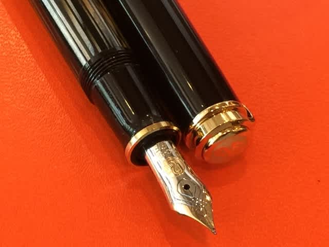 未使用に近い ペリカン M400 ブラック EF Pelikan M400 EF 細字研ぎ出し / ペリカン M400 EF 細字研ぎ出し