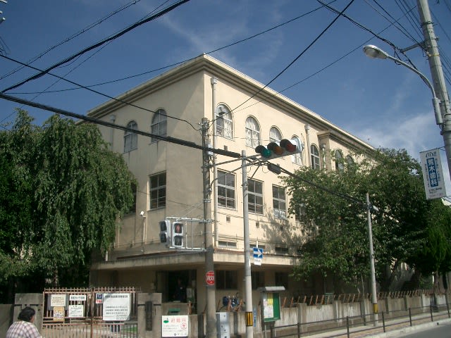 Amazon.co.jp: 近代大阪の小学校建築史 : 川島智生: Japanese Books