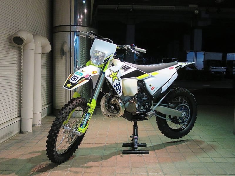 遂に上陸!Husqvarna TE300i ROCKSTAR EDITION がYOYOに!希少な 遂に上陸!Husqvarna TE300i ROCKSTAR EDITION がYOYOに!希少な