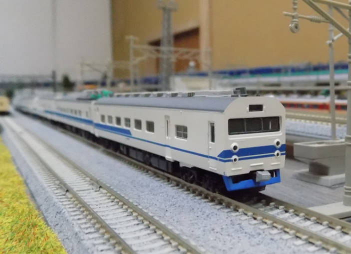 東京堂のTX-12301/12302 419系新北陸線色電車を弄る