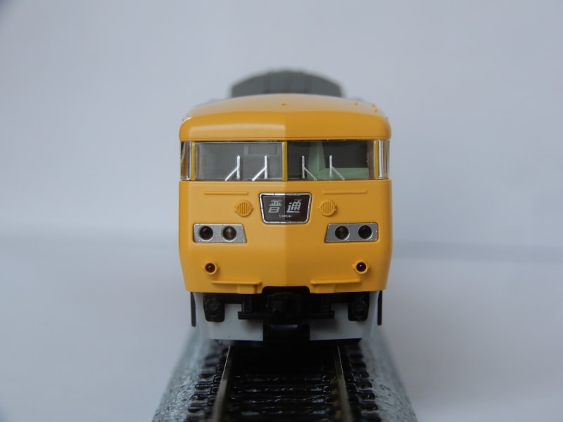 TOMIX JR 117-0系近郊電車(岡山電車区・黄色)セット 入線