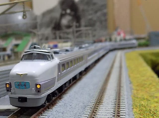 TOMIXの92648 JR485系特急電車(ひたちカラー)を弄る TOMIXの92648 JR485系特急電車(ひたちカラー)を弄る