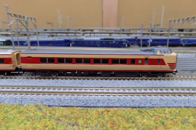 TOMIXの92730他 国鉄381系特急電車基本セット・・・「し TOMIXの92730他 国鉄381系特急電車基本セット・・・「し