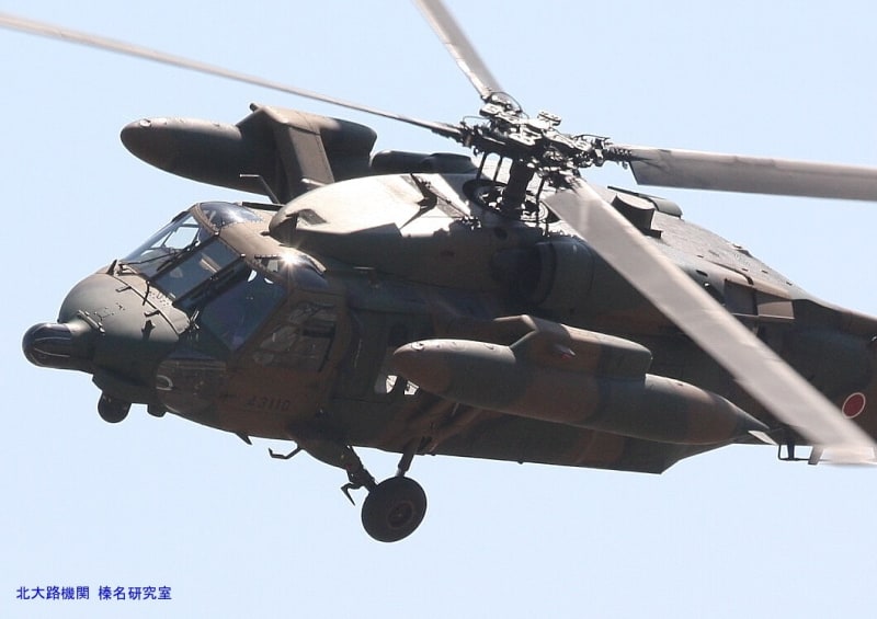 防衛情報】イタリア陸軍NH-90多用途ヘリコプター60号機とBvS.10