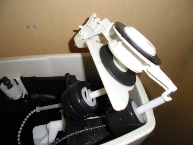 千葉県市川市 TOTO トイレタンク SH61BA 便器 千葉県市川市 TOTO トイレタンク SH61BA 便器