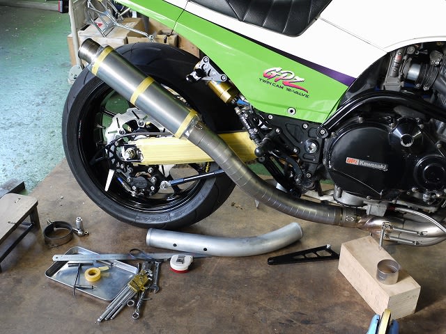 GPZ900R、エビチタン・テールパイプの製作。 - 藤竹金属