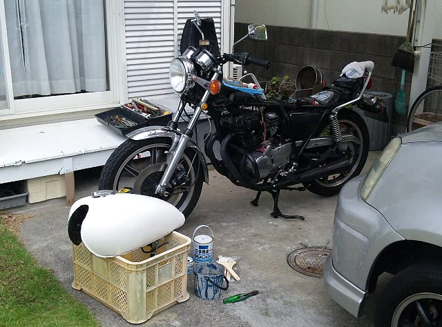 タンク塗装、水性ペンキ刷毛塗り。 - YAMAHA XS250SPL タンク塗装、水性ペンキ刷毛塗り。 - YAMAHA XS250SPL