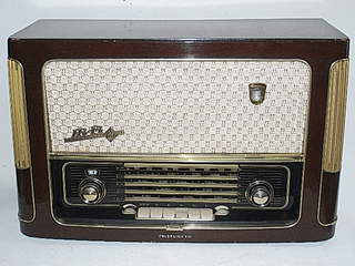 Telefunkenの真空管ラジオ MD2667WK trop ('56-'57) - テレビ修理