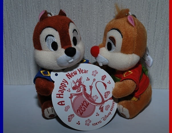 お歳暮 人気 1639 (・´`(◇) チップとデールの2012年お正月ぬいぐるみ 