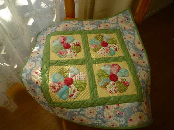 ドレスデンプレートのタペストリー - キルト工房Fleur ドレスデンプレートのタペストリー - キルト工房Fleur