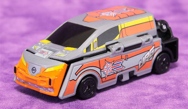 バンダイ ウルトラチェンジミニカー マラミュート～e-NV200 - 悠久なる雪月花-Blog Edition-