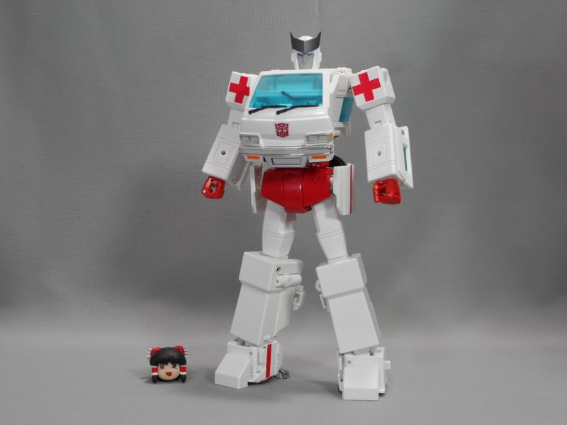 Amazon.com: Transformers Masterpiece MP30 Ratchet Action