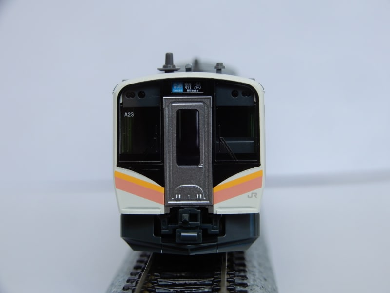KATO E129系100番台 (霜取りパンタ搭載車)2両セット 入線 KATO E129系100番台 (霜取りパンタ搭載車)2両セット 入線