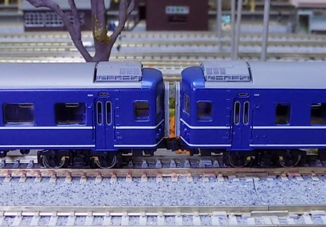 MICROACEのA0332/0333 24系24型客車・白帯 寝台特急「あけぼの