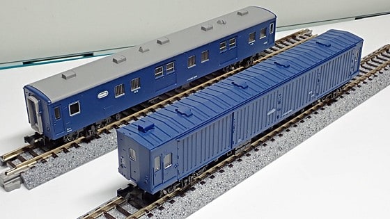 KATOのEF58 150号機 宮原機関区・青色で1980年代の荷物列車を