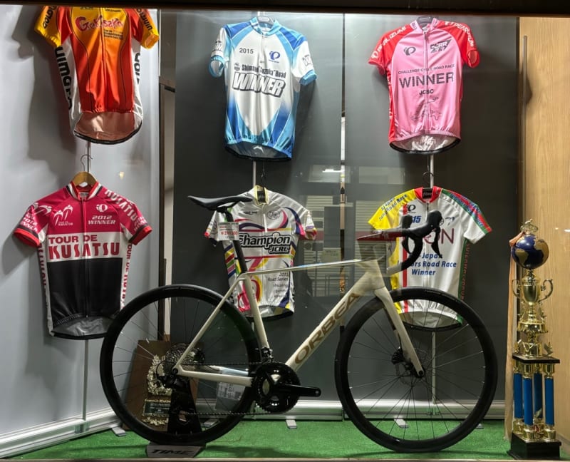 ロードバイクフレームセットで460,900円が完成車で299,300円 ロードバイクフレームセットで460,900円が完成車で299,300円