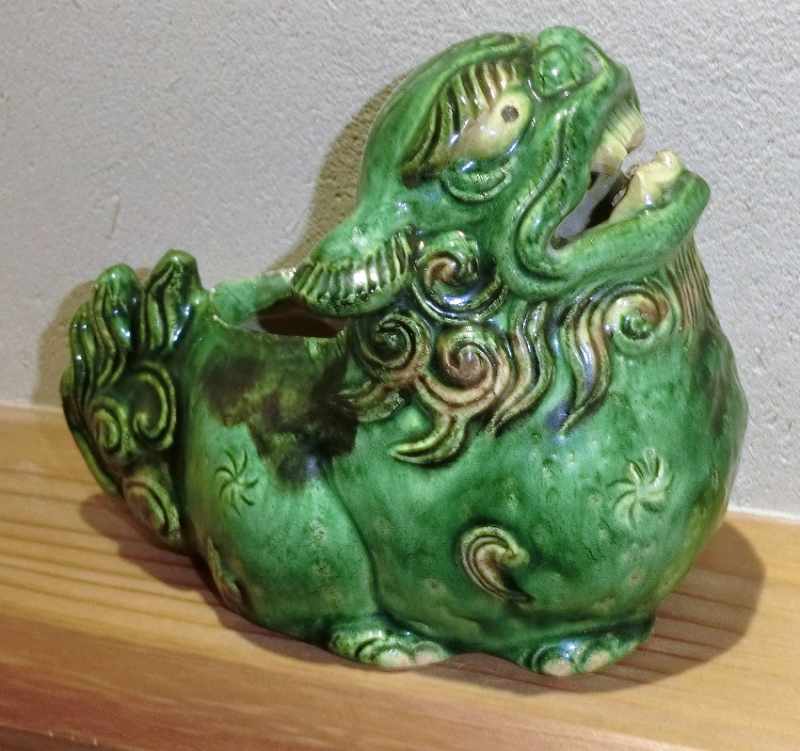 獅子の形の緑色香炉 源内焼 その83 三彩獅子香炉 その2 -