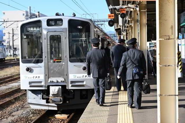 えちごトキめき鉄道】全車自由席の観光急行 | 電車deお散歩Ameba