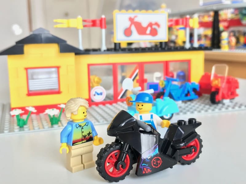 ☆LEGO街シリーズ#6373【Motorcycle Shop】(和名:モーター ☆LEGO街シリーズ#6373【Motorcycle Shop】(和名:モーター
