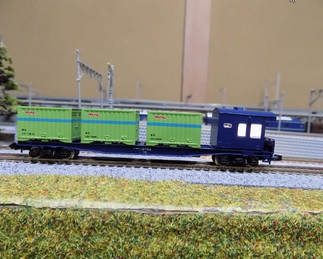 TOMIXの2758 コキフ10000へ室内灯を取り付ける