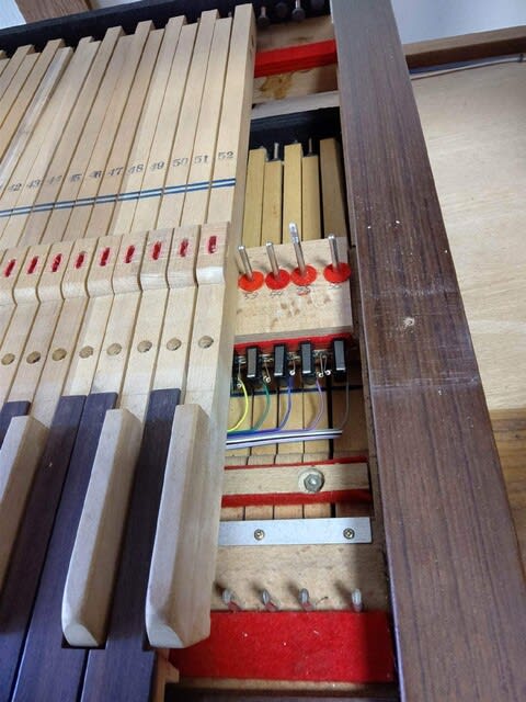 横浜オルガン EL-1S を手に入れて修理した。 - ≪手を動かさ
