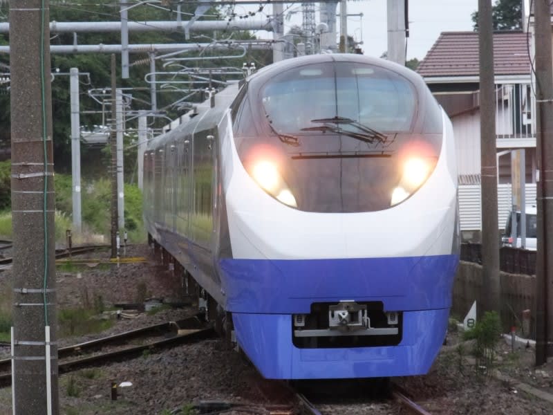 E657系リバイバルカラー4弾(ブルーオーシャン)が勝田駅に到着 E657系リバイバルカラー4弾(ブルーオーシャン)が勝田駅に到着
