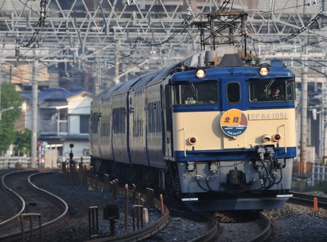 有終のEF64・1000番台牽引寝台特急【北陸】 - 鉄道に懐かしさ