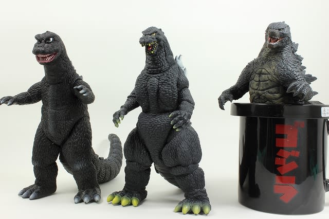 ゴジラ フィギュア付きドリンクカップ - 城西ドンガルドン