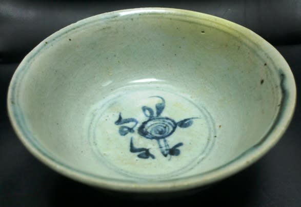 唐草染付安南茶碗（補修品） 17～18世紀 その3 - 夜噺骨董談義