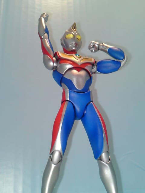 【NEW限定品】 ウルトラマンダイナ 中国バンダイ リーフラッシャー 鳴る 光る ウルトラマンティガ