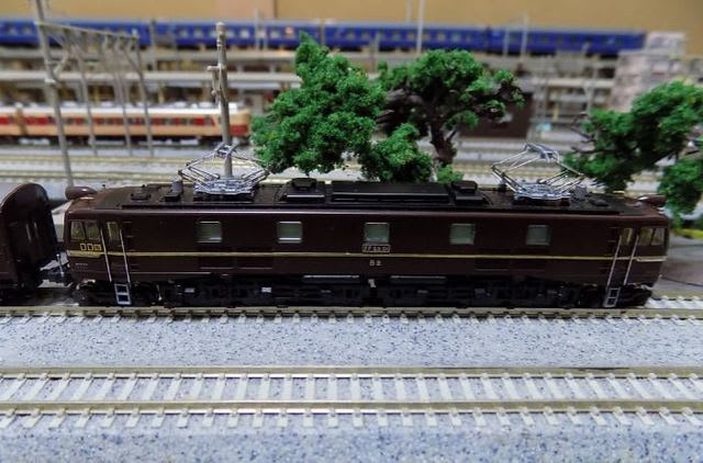 KATOの10-418 お召列車1号編成とその牽引機関車を見る