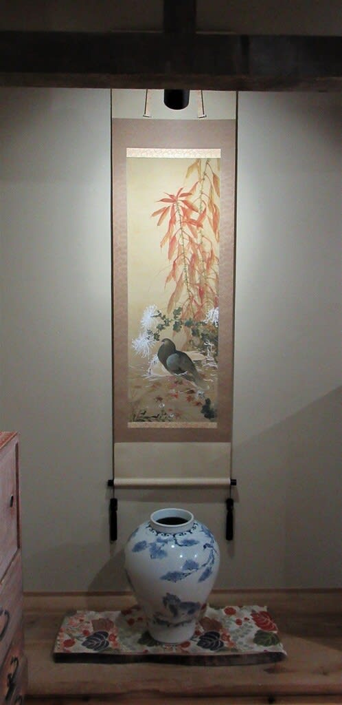 李朝?染付 虎獅子図文大瓶 - 夜噺骨董談義 李朝?染付 虎獅子図文大瓶 - 夜噺骨董談義