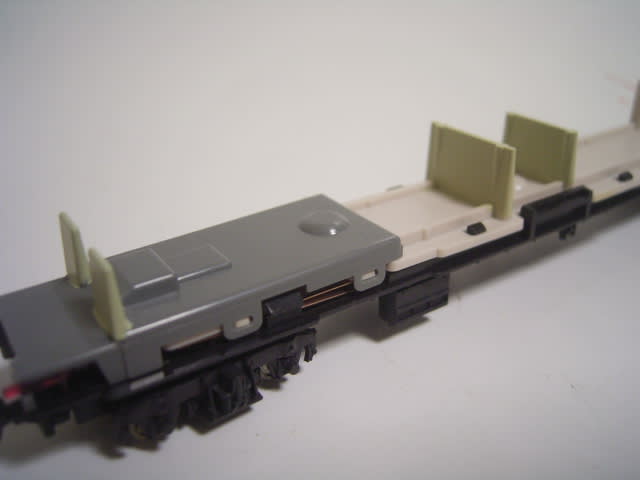 KATO#5059-2 オユ12の保護棒を塗る - 鉄道模型・色差し三昧 KATO#5059-2 オユ12の保護棒を塗る - 鉄道模型・色差し三昧