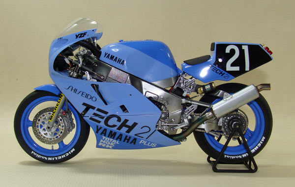 Amazon.co.jp: 1/12 TECH21 YZF750 FZR750 鈴鹿8耐 テック21