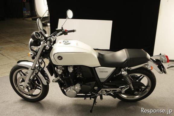 CB1100 ホンダ バイク タンク ホワイト HONDA CB1100 sc65 ホワイトハウス製K0タンク！旧車オマージュ