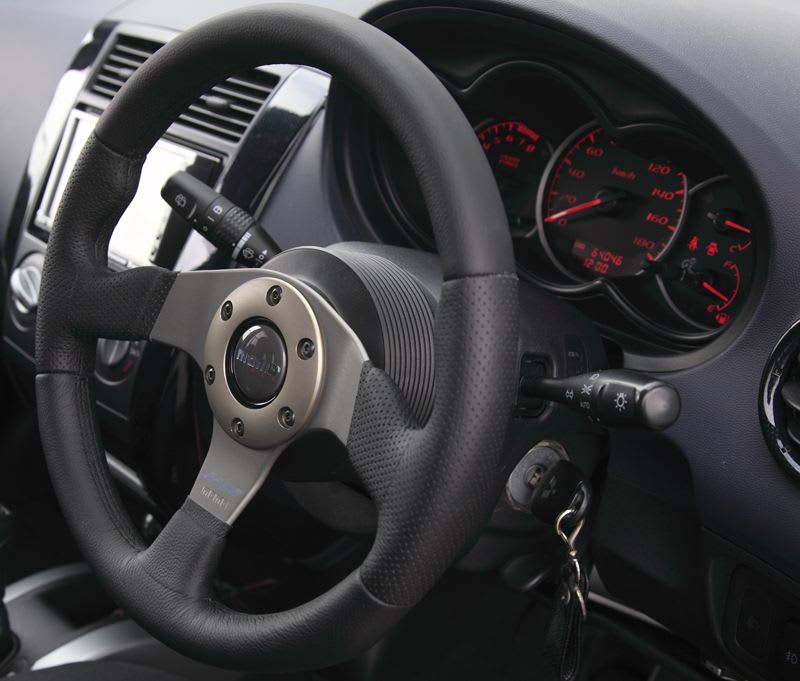 定番　MOMO race ステアリング　35Φ モモステ　ステアリング　走り屋 定番 MOMO race ステアリング 35Φ モモステ ステアリング 走り屋