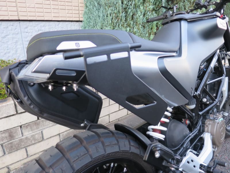 Husqvarna SVARTPILEN 401にご指名でVITPILEN 701 サイドバック Husqvarna SVARTPILEN 401にご指名でVITPILEN 701 サイドバック
