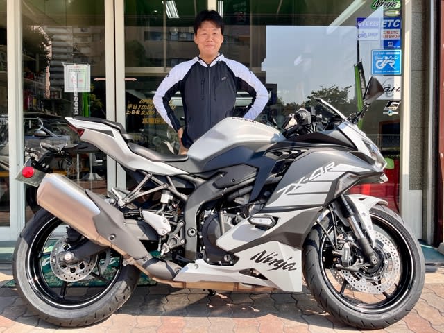 2024/9/7◇2025モデル1番乗り!「ZX-4R SE」納車です♬ - バイク 2024/9/7◇2025モデル1番乗り!「ZX-4R SE」納車です♬ - バイク