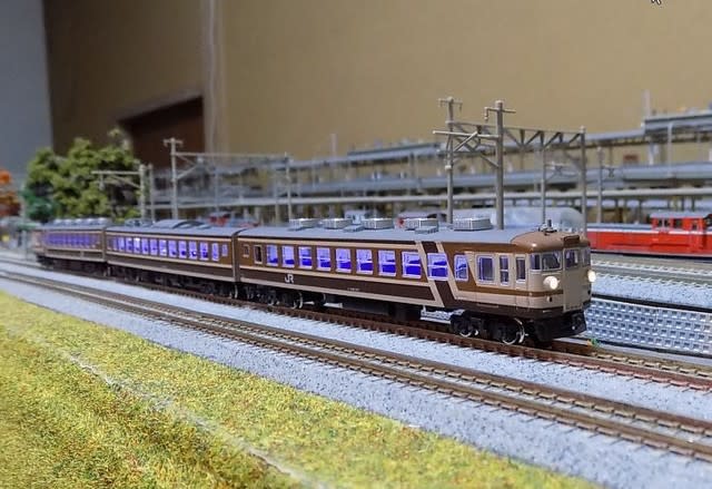 KATOの10-449 165系ムーンライト 茶 3両セットを弄る KATOの10-449 165系ムーンライト 茶 3両セットを弄る