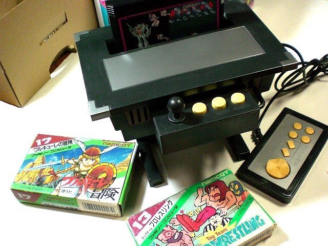 テーブルゲーム型 FC互換機・HAC - 80年代Cafe テーブルゲーム型 FC互換機・HAC - 80年代Cafe