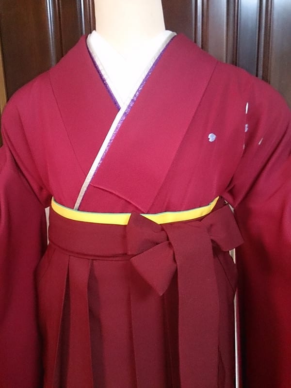 女袴のリボンの位置 どちらが綺麗に見えるのかしら 出前きつけ きもの美人に変身