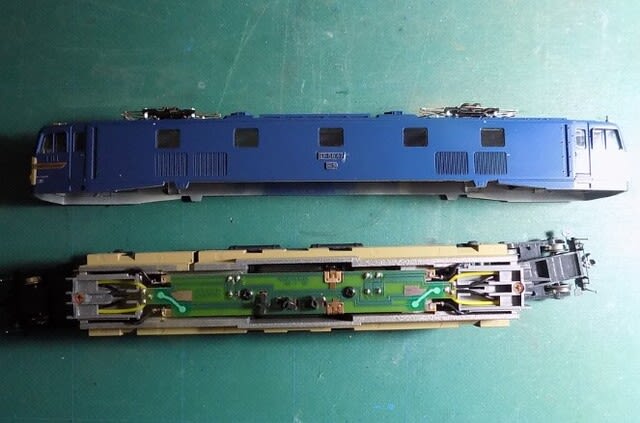 1/80】KATOの1-301 EF58電気機関車(大窓・青)のライト 1/80】KATOの1-301 EF58電気機関車(大窓・青)のライト