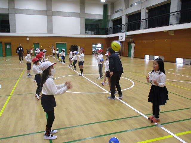 2年：体育科「ボール運動」 - 御所市立大正小学校