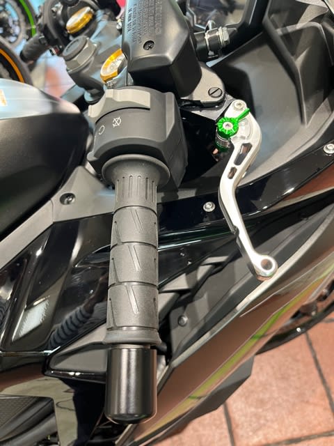 2023/5/14◇2023「NInja ZX-25R SE」納車ですっ! - バイク屋 2023/5/14◇2023「NInja ZX-25R SE」納車ですっ! - バイク屋
