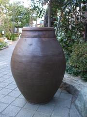 おトク情報がいっぱい！ 大型の陶器(壺)をいただいた(第406回) - ♪♪♪♪ 光 庭 の 四 工芸品