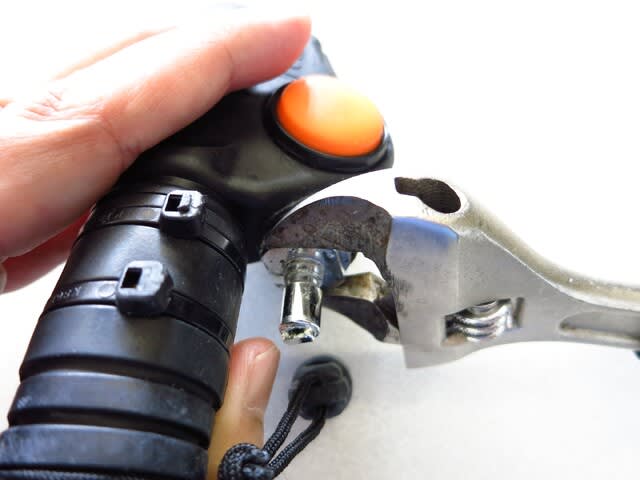 新品同様 TUSAインフレーターボタンの給気が止まらない対処事例 レギュレータ
