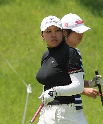 女子ゴルファー　巨乳 